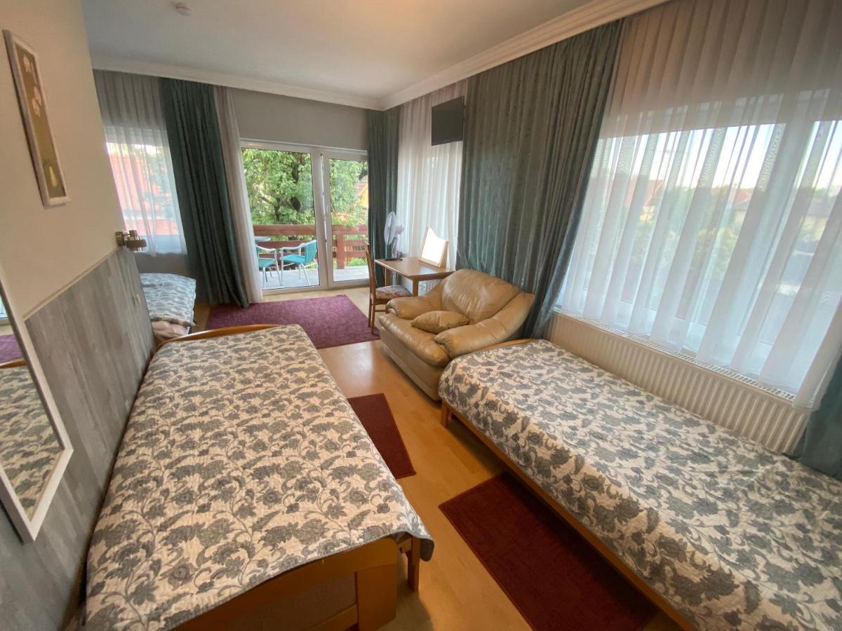 Villa Lux Hévíz Buitenkant foto